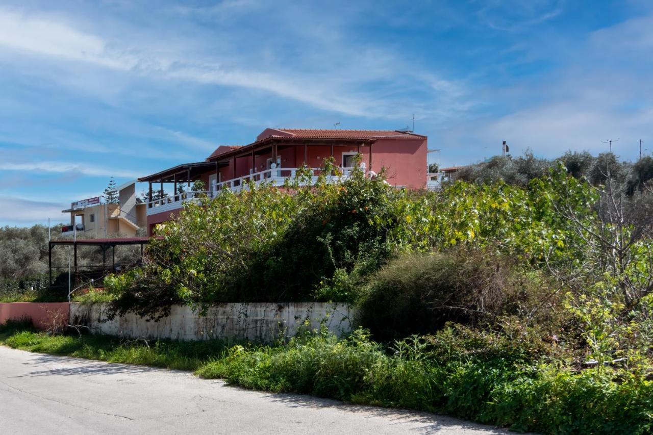 Bona'S Guest House Agia  Ngoại thất bức ảnh