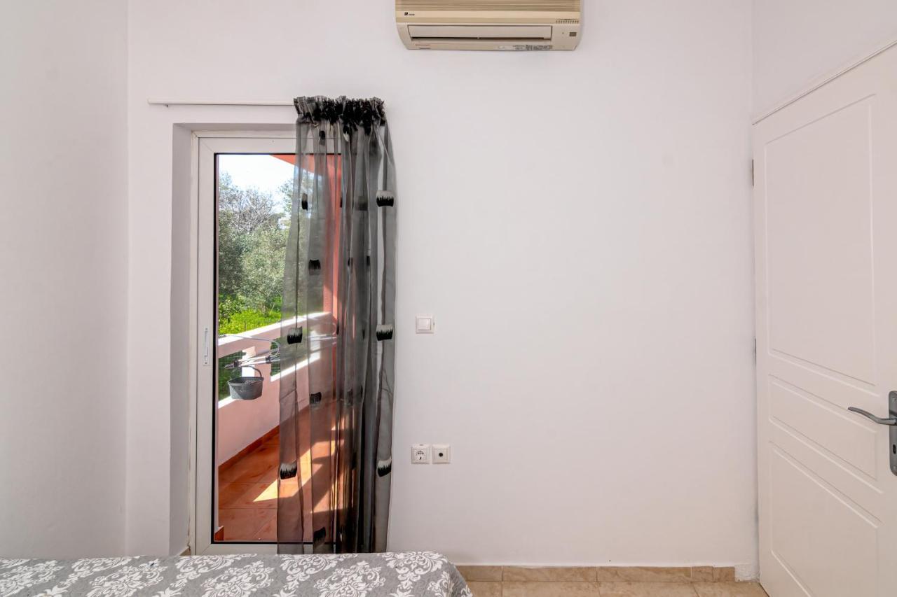 Bona'S Guest House Agia  Ngoại thất bức ảnh